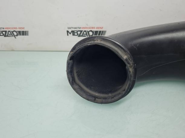 Патрубок воздушного фильтра Mercedes W447 V 447 a4475280724