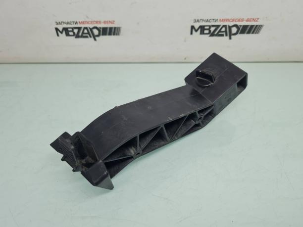 Кронштейн бампера левый Mercedes W447 V 447 a4478850118