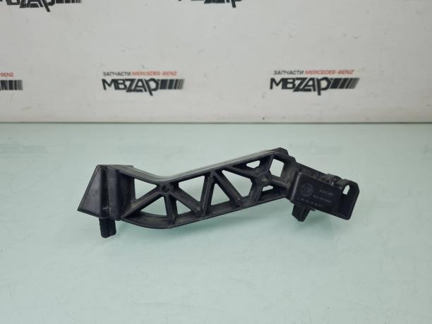 Кронштейн бампера левый Mercedes W447 V 447 a4478850118