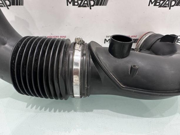 Патрубок воздушного фильтра Mercedes W447 V 447 a4475281224