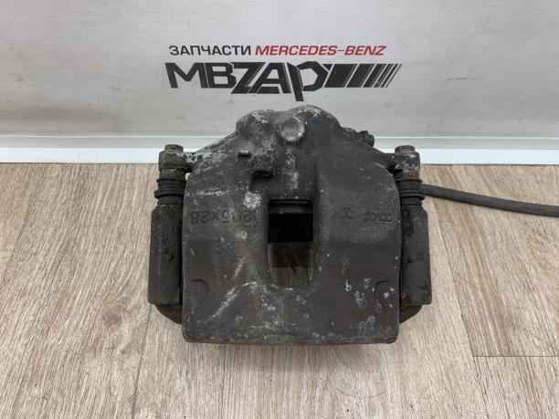 Суппорт передний правый Mercedes w212 W207 w204 E  a2044212481