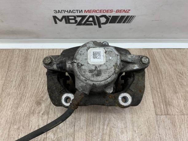 Суппорт передний правый Mercedes w212 W207 w204 E  a2044212481