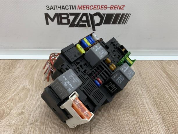 Блок реле моторного отсека Mercedes W222 S 222 a2139062302