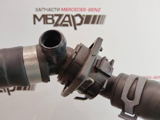 Патрубок отопителя Mercedes w213 E 213 R руль a2138302305