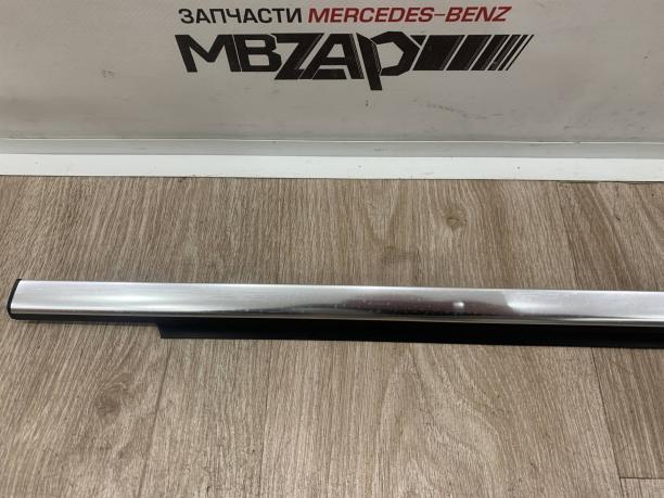 Молдинг передней левой двери Mercedes W204 C 204 a2047251565