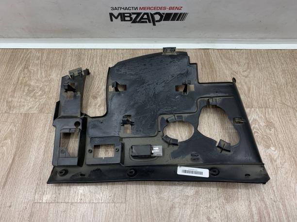 Накладка торпеды нижняя Mercedes W164 ML 164 a1646809117