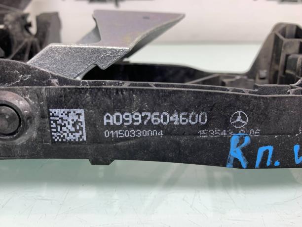 Кронштейн ручки двери Mercedes W205 a0997604600