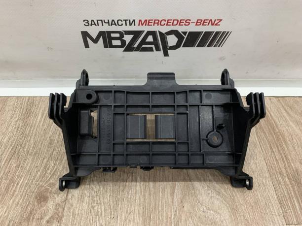 Кронштейн блока управления Mercedes W213 a2135455900