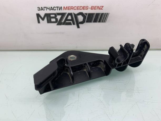 Кронштейн датчика ABS правый Mercedes w204 a2045461243