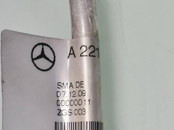 Трубка охлаждения батареи Mercedes W221 S400 221 a2218304916