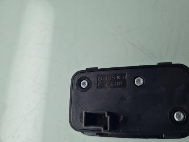 Кнопка крышки багажника Mercedes W166 GLE дефект a2128210551