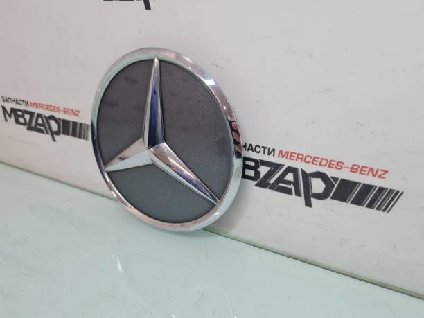 Эмблема крышки багажника Mercedes W205 C 205  a2058100018