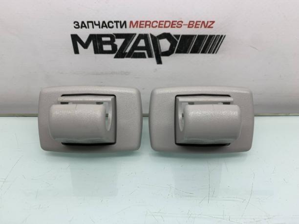 Крепеж солнцезащитного козырька Mercedes X204 GLK a2048110340