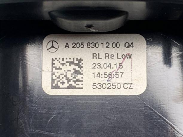 Дефлектор салона правый Mercedes W205 C 205 a2058301200