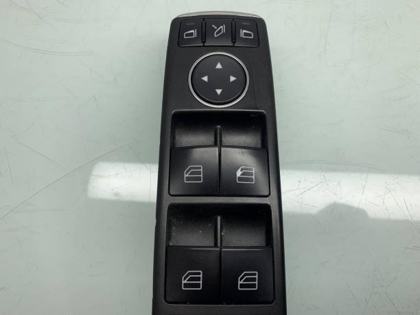 Блок кнопок стеклоподъемников Mercedes W204 C 204 a2049055402
