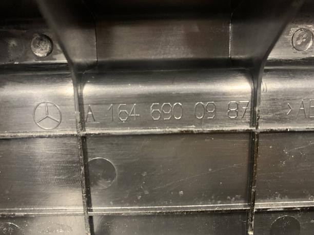 Накладка багажника Mercedes W164 ML 164 a1646900141