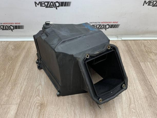 Корпус блока предохранителей левый Maybach W240 57 a2405400424