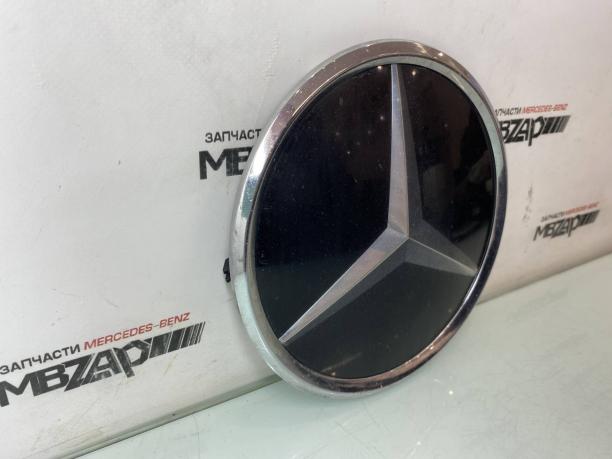 Эмблема решетки радиатора Mercedes W447 V дефект a0008800300