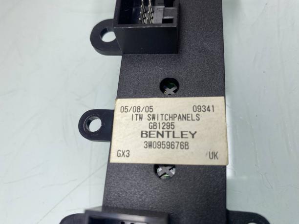 Центральный блок кнопок Bentley Continental GT 3W0959676D