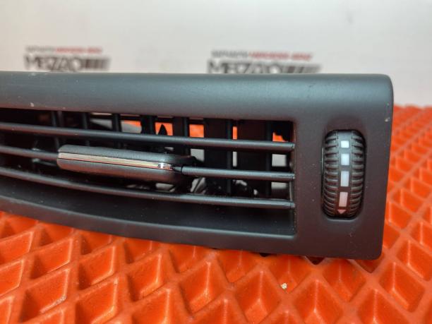Вентиляционный дефлектор Mercedes W221 S 221 a2218300354