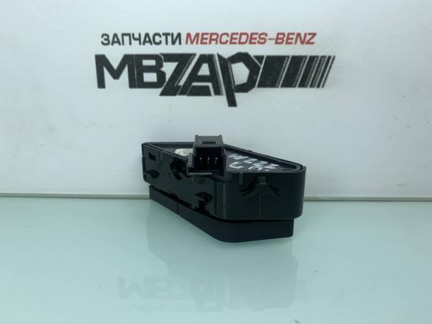 Кнопка блокировки двери левая Mercedes W222 a2229051451