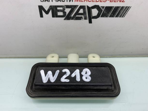 Кнопка багажника Mercedes W221 a2218702410