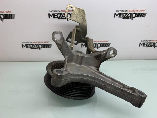 Кронштейн обводного ролика m278 Mercedes W222 a2782340039