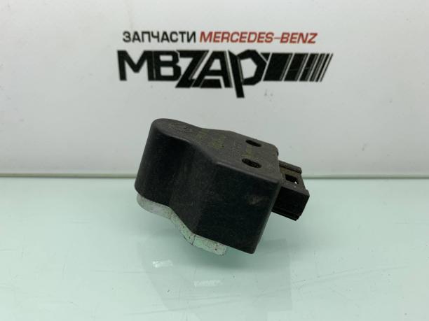 Блок подогрева сидения Mercedes w211 a2118208885