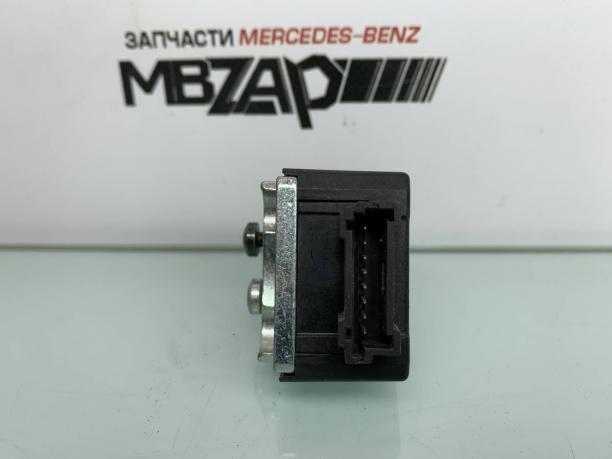 Блок подогрева сидения Mercedes w211 a2118208885