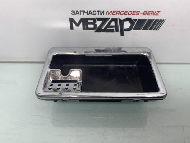 Пепельница передняя Mercedes W204 a2048100330