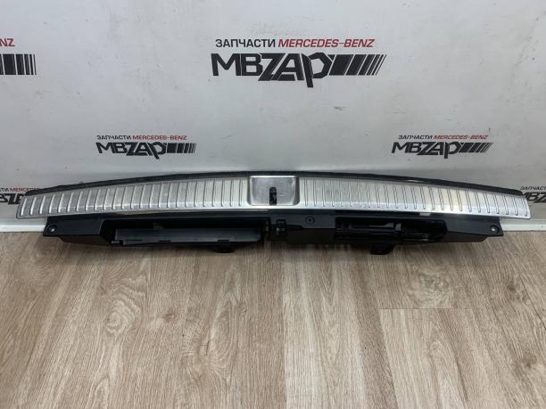 Накладка багажника УНИВЕРСАЛ Mercedes W213 a2136900141