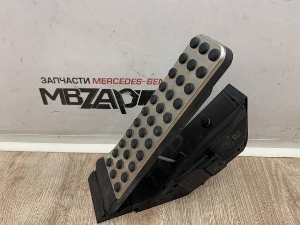 Педаль газа Mercedes W213 w205 w222 E C AMG амг a2053000104