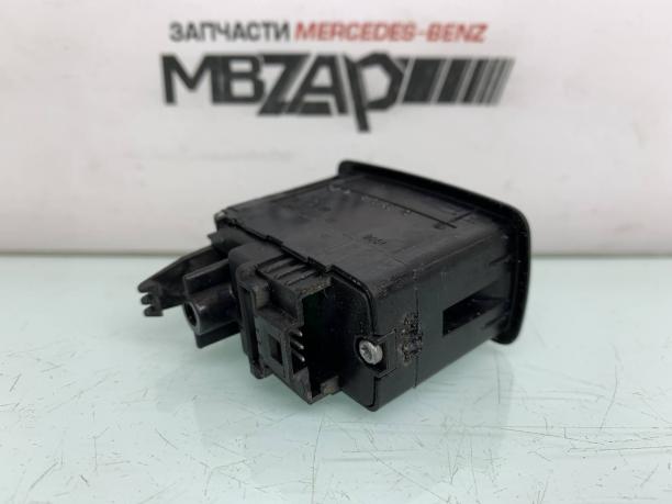 Кнопка открывания багажника Mercedes X164 GL 164 a2518706310