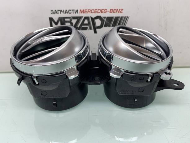 Дефлектор центральный левый Mercedes W222 S 222 a2228300754