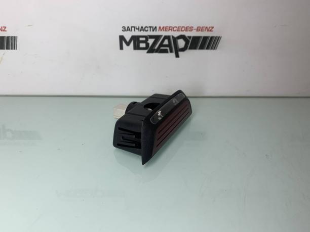 Плафон подсветки двери Mercedes W204 C 204 a2048207901