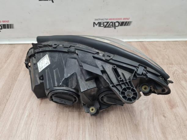 Фара правая Mercedes W204 C 204 галоген a2048209859