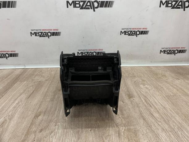 Центральная консоль Mercedes W205 C 205 a2056801950