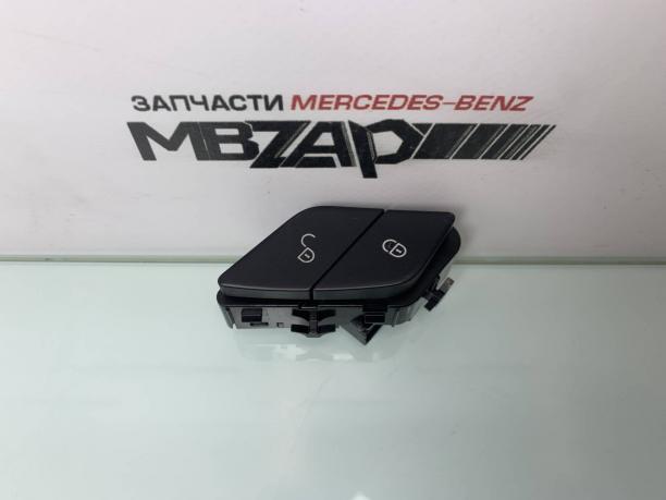 Кнопка блокировки двери правая Mercedes W222 S 222 a2229053800