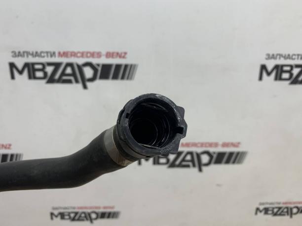 Патрубок охлаждения Mercedes W213 E 213 a2135014782