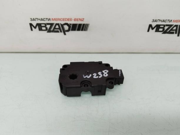 Моторчик заслонки печки Mercedes w213 a0999067402