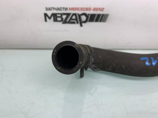 Патрубок охлаждения Mercedes W212 a2128300996