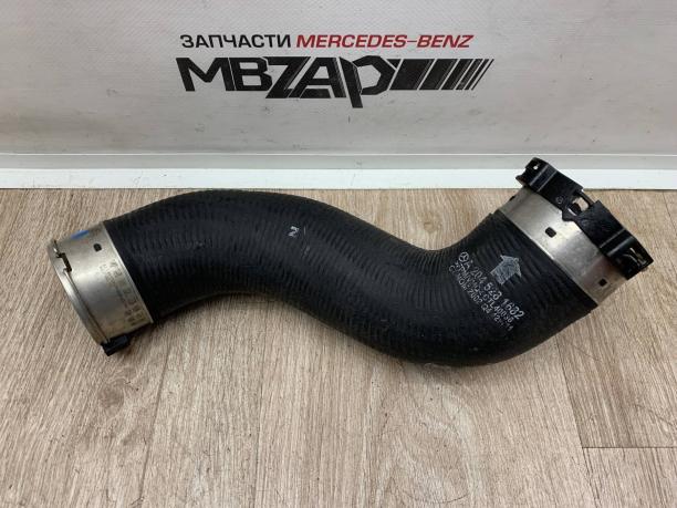 Патрубок интеркулера правый m651 Mercedes W212 a2045281682