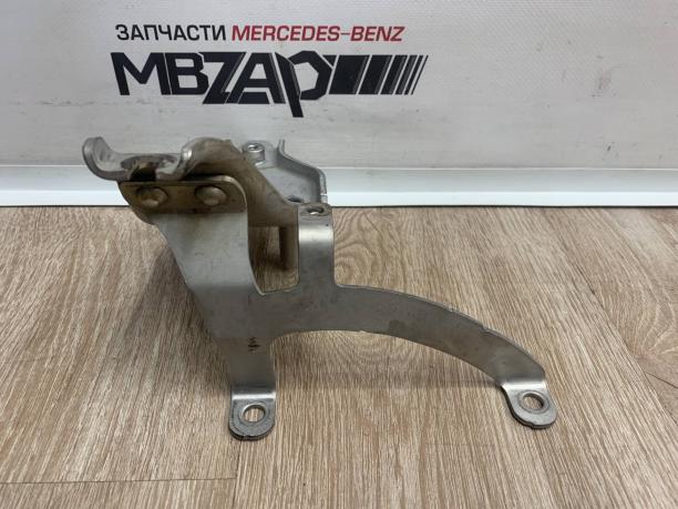 Кронштейн турбины m654 Mercedes W213 a6540960045