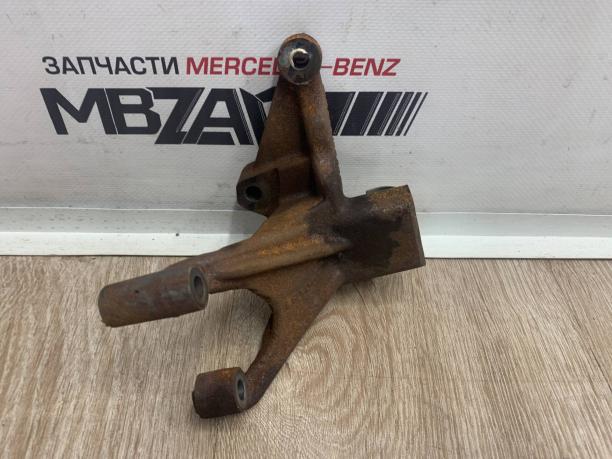 Кронштейн опоры двигателя m654 Mercedes W213 a6541424000