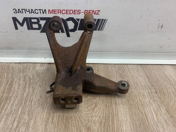 Кронштейн опоры двигателя m654 Mercedes W213 a6541424000