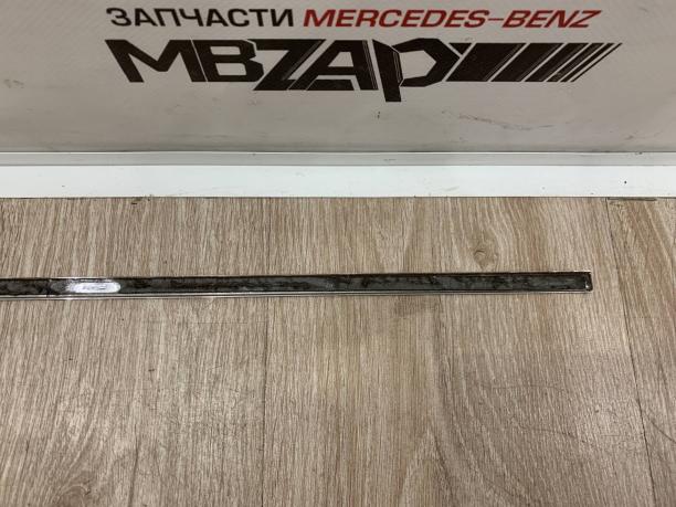 Молдинг двери передней правой Mercedes W204 a2047200280