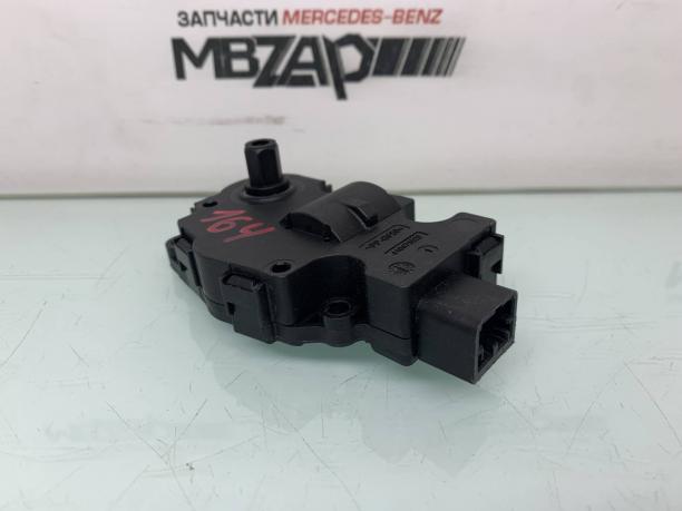 Моторчик заслонки печки Mercedes W164 a1648202042