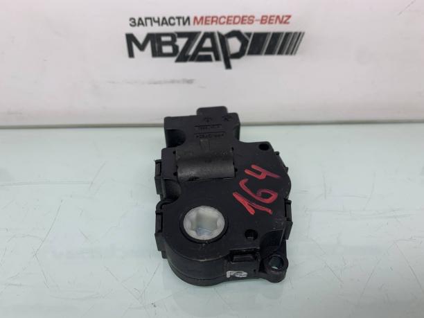 Моторчик заслонки печки Mercedes W164 a1648202042