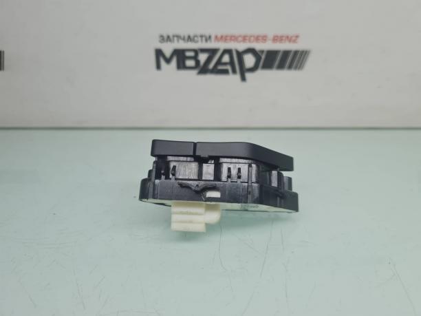 Кнопка центрального замка Mercedes W213 E 213 a2139059703