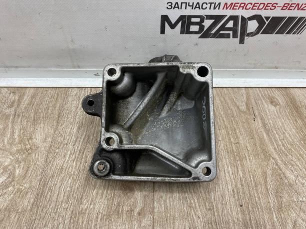 Кронштейн двигателя левый Mercedes W164 a2722233104